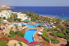 Hotel di località di soggiorno di lusso tropicale, Sharm el Sheikh, Egitto fotografie stock libere da diritti Hotel di località di soggiorno di lusso tropicale, Sharm el Sheikh, Egitto fotografie stock libere da diritti