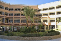 Hotelowy PickAlbatros w Hurghada jest popularnym turystycznym miejsce przeznaczenia obraz stock Hotelowy PickAlbatros w Hurghada jest popularnym turystycznym miejsce przeznaczenia obraz stock