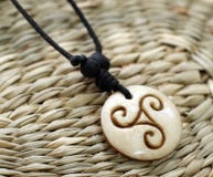 Houten amulet stock afbeeldingen Houten amulet stock afbeeldingen