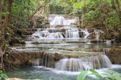 Huai Mae Khamin Waterfall Thailand arkivfoton Huai Mae Khamin Waterfall Thailand arkivfoton
