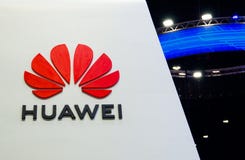 Huawei technologie Co , Ltd jest Chiński wielonarodowy networking, telekomunikaci wyposażenie, firma oznakuje loga L obraz royalty free Huawei technologie Co , Ltd jest Chiński wielonarodowy networking, telekomunikaci wyposażenie, firma oznakuje loga L obraz royalty free