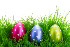Huevos de Pascua en hierba fotografía de archivo Huevos de Pascua en hierba fotografía de archivo