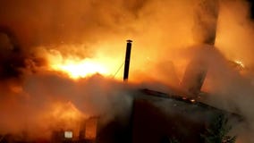 Huis op brand Vuurhaardvuurzee Huis op brand Vuurhaardvuurzee