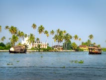 Huisboten in achterwater, Alleppey, Kerala, India stock foto's Huisboten in achterwater, Alleppey, Kerala, India stock foto's