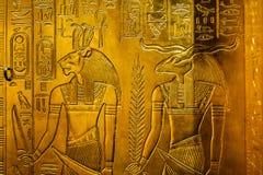 Hulp met de goden van Egypte stock afbeeldingen Hulp met de goden van Egypte stock afbeeldingen