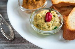 Hummus jest tradycyjnej przekąski Wschodnim kuchnią obrazy stock Hummus jest tradycyjnej przekąski Wschodnim kuchnią obrazy stock