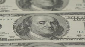Hundra-dollaren fakturerar närbilden, rörelseglidare - 4 Makrofotografi av sedlar Benjamin Franklin stående lager videofilmer Hundra-dollaren fakturerar närbilden, rörelseglidare - 4 Makrofotografi av sedlar Benjamin Franklin stående lager videofilmer