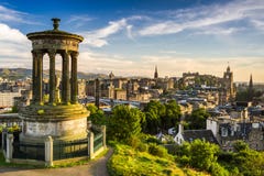 Härlig sikt av staden av Edinburgh royaltyfri foto Härlig sikt av staden av Edinburgh royaltyfri foto