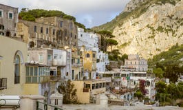 Häuser in Capri-Stadt, Italien lizenzfreie stockfotos Häuser in Capri-Stadt, Italien lizenzfreie stockfotos