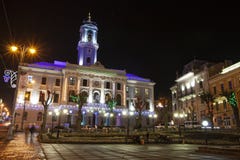 Hôtel de Ville de Chernivtsi, Ukraine, 2011 photographie stock libre de droits Hôtel de Ville de Chernivtsi, Ukraine, 2011 photographie stock libre de droits