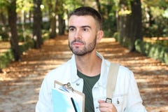 Hübscher männlicher Student draußen schließen oben stockfotografie Hübscher männlicher Student draußen schließen oben stockfotografie