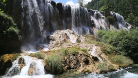 Hübscher Wasserfall Hübscher Wasserfall