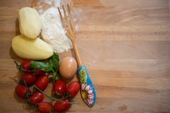 I dag gnocchi! En mycket bra italiensk mat! arkivbilder I dag gnocchi! En mycket bra italiensk mat! arkivbilder