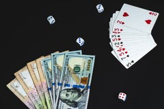 I soldi, tagliano e cardano su un fondo nero Primo piano immagine stock I soldi, tagliano e cardano su un fondo nero Primo piano immagine stock