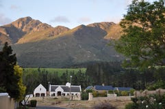i winelands si dirigono il franschhoek Sudafrica immagine stock i winelands si dirigono il franschhoek Sudafrica immagine stock