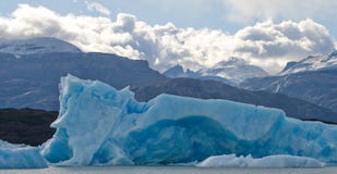 Iceberg nell'acqua, il ghiacciaio Perito Moreno l'argentina fotografia stock Iceberg nell'acqua, il ghiacciaio Perito Moreno l'argentina fotografia stock