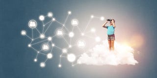 Idee van de mededeling van kindereninternet of online het spelen en pa Royalty-vrije Stock Afbeeldingen Idee van de mededeling van kindereninternet of online het spelen en pa Royalty-vrije Stock Afbeeldingen