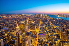 Ideia aérea da skyline no por do sol, New York City de Manhattan fotografia de stock royalty free Ideia aérea da skyline no por do sol, New York City de Manhattan fotografia de stock royalty free