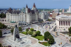 Ideia aérea de Ottawa do centro fotografia de stock royalty free Ideia aérea de Ottawa do centro fotografia de stock royalty free