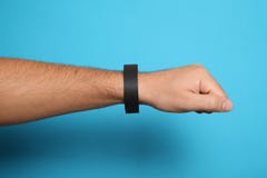 Identyfikacji bransoletki koncertowy czarny szablon, r?ki ochrony wristband szpitalny mockup obrazy stock Identyfikacji bransoletki koncertowy czarny szablon, r?ki ochrony wristband szpitalny mockup obrazy stock
