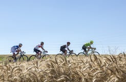 Il breakaway nella pianura - Tour de France 2016 fotografia stock Il breakaway nella pianura - Tour de France 2016 fotografia stock