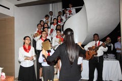 Il coro esegue le canzoni di Natale in Kuala Lumpur immagini stock Il coro esegue le canzoni di Natale in Kuala Lumpur immagini stock