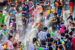 Il festival di Songkran in Silom, Bangkok Celebri il nuovo anno tradizionale tailandese fotografia stock libera da diritti Il festival di Songkran in Silom, Bangkok Celebri il nuovo anno tradizionale tailandese fotografia stock libera da diritti
