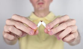 Il fumo è nocivo alla vostra salute Fotografie Stock Libere da Diritti Il fumo è nocivo alla vostra salute Fotografie Stock Libere da Diritti