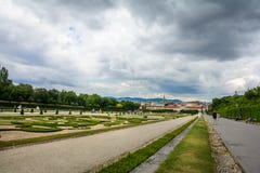 Il giardino del palazzo di belvedere fotografia stock libera da diritti Il giardino del palazzo di belvedere fotografia stock libera da diritti