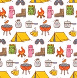 Il kawaii di campeggio della roba scarabocchia il fondo senza cuciture royalty illustrazione gratis Il kawaii di campeggio della roba scarabocchia il fondo senza cuciture royalty illustrazione gratis