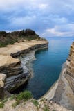 Il Manica di amore, tresca del ` del canale d in Sidari Isola di Corfù, Grecia immagine stock Il Manica di amore, tresca del ` del canale d in Sidari Isola di Corfù, Grecia immagine stock