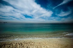 Il mare blu della Dubai universalmente ocen l'acqua fresca fotografia stock libera da diritti Il mare blu della Dubai universalmente ocen l'acqua fresca fotografia stock libera da diritti