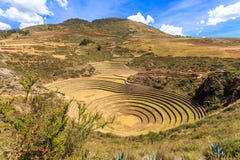 Il Moray circonda, sito agriciltural inca storico a forma di rotondo sopra fotografia stock Il Moray circonda, sito agriciltural inca storico a forma di rotondo sopra fotografia stock