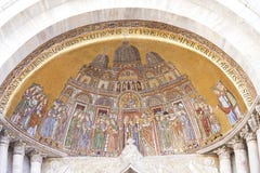 Il portale della st Alipio sulla cattedrale di St Mark fotografia stock libera da diritti Il portale della st Alipio sulla cattedrale di St Mark fotografia stock libera da diritti
