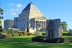 Il santuario della vista laterale di ricordo Melbourne - in Australia immagini stock Il santuario della vista laterale di ricordo Melbourne - in Australia immagini stock