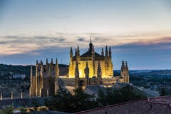 Iluminación de igualación de la bóveda del Monasterio de San Juan de los Reyes en Toledo, España foto de archivo libre de regalías Iluminación de igualación de la bóveda del Monasterio de San Juan de los Reyes en Toledo, España foto de archivo libre de regalías