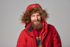 Imagem brilhante do homem considerável no revestimento do inverno fotos de stock Imagem brilhante do homem considerável no revestimento do inverno fotos de stock