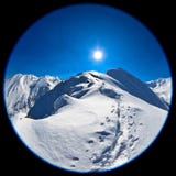 Imagen de la lente de Fisheye del pico de Negoiu en invierno imagen de archivo Imagen de la lente de Fisheye del pico de Negoiu en invierno imagen de archivo