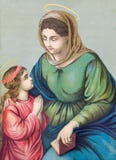 Immagine cattolica tipica di St Ann con piccolo Maria dalla Slovacchia Fotografia Stock Libera da Diritti Immagine cattolica tipica di St Ann con piccolo Maria dalla Slovacchia Fotografia Stock Libera da Diritti