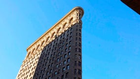 Immeuble de bureaux moderne - New York - 19 décembre 2018 photos stock Immeuble de bureaux moderne - New York - 19 décembre 2018 photos stock