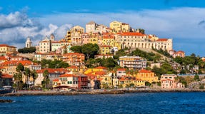Impérios, uma cidade velha bonita em Riviera italiano, Itália fotografia de stock royalty free Impérios, uma cidade velha bonita em Riviera italiano, Itália fotografia de stock royalty free