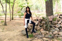 Indiański moda model Photoshoot w czerni fotografia royalty free Indiański moda model Photoshoot w czerni fotografia royalty free