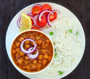 Indische Mahlzeit - Chole-masala und Erbsen pulao stockfotografie Indische Mahlzeit - Chole-masala und Erbsen pulao stockfotografie