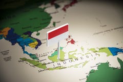 Indonesien markierte mit einer Flagge auf der Karte stockfoto Indonesien markierte mit einer Flagge auf der Karte stockfoto