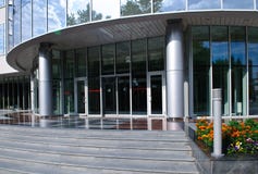 Ingang aan de bureaubouw Royalty-vrije Stock Afbeeldingen Ingang aan de bureaubouw Royalty-vrije Stock Afbeeldingen
