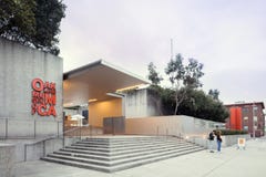 Ingangstrap van het Museum van Oakland van Art. royalty-vrije stock fotografie Ingangstrap van het Museum van Oakland van Art. royalty-vrije stock fotografie