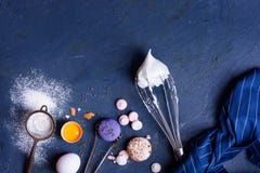 Ingredientes saudáveis do cozimento Quadro do fundo da padaria Vista superior, espaço da cópia imagens de stock royalty free Ingredientes saudáveis do cozimento Quadro do fundo da padaria Vista superior, espaço da cópia imagens de stock royalty free