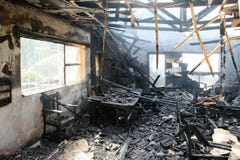 Innenraum des gebrannten Hauses stockfotos Innenraum des gebrannten Hauses stockfotos