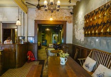 Inre av den hemtrevliga restaurangen fotografering för bildbyråer Inre av den hemtrevliga restaurangen fotografering för bildbyråer