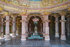 Inre av Laxmi Nath Temple i Bikaner, Indien royaltyfri bild Inre av Laxmi Nath Temple i Bikaner, Indien royaltyfri bild